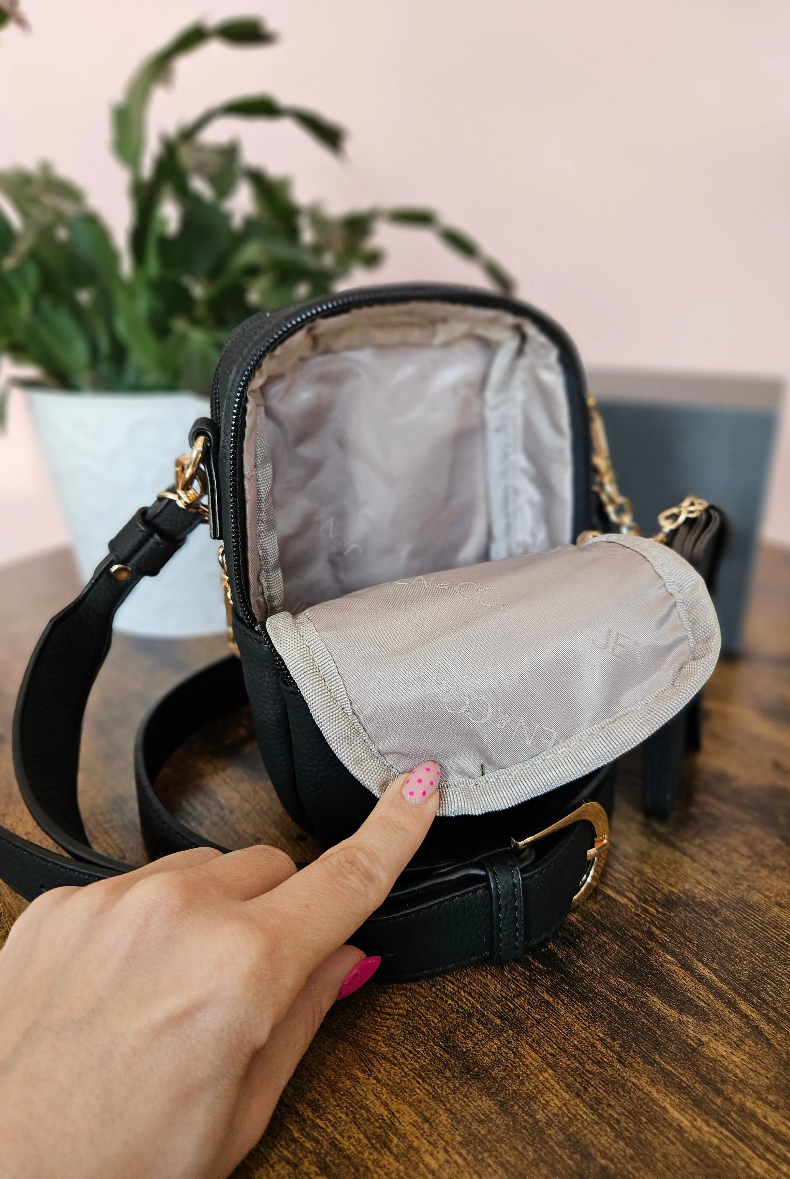 Shop Parker Crossbody 2-in-1 Purse | Black- at Ruby Joy Boutique, a Women's Clothing Store in Pickerington, Ohio