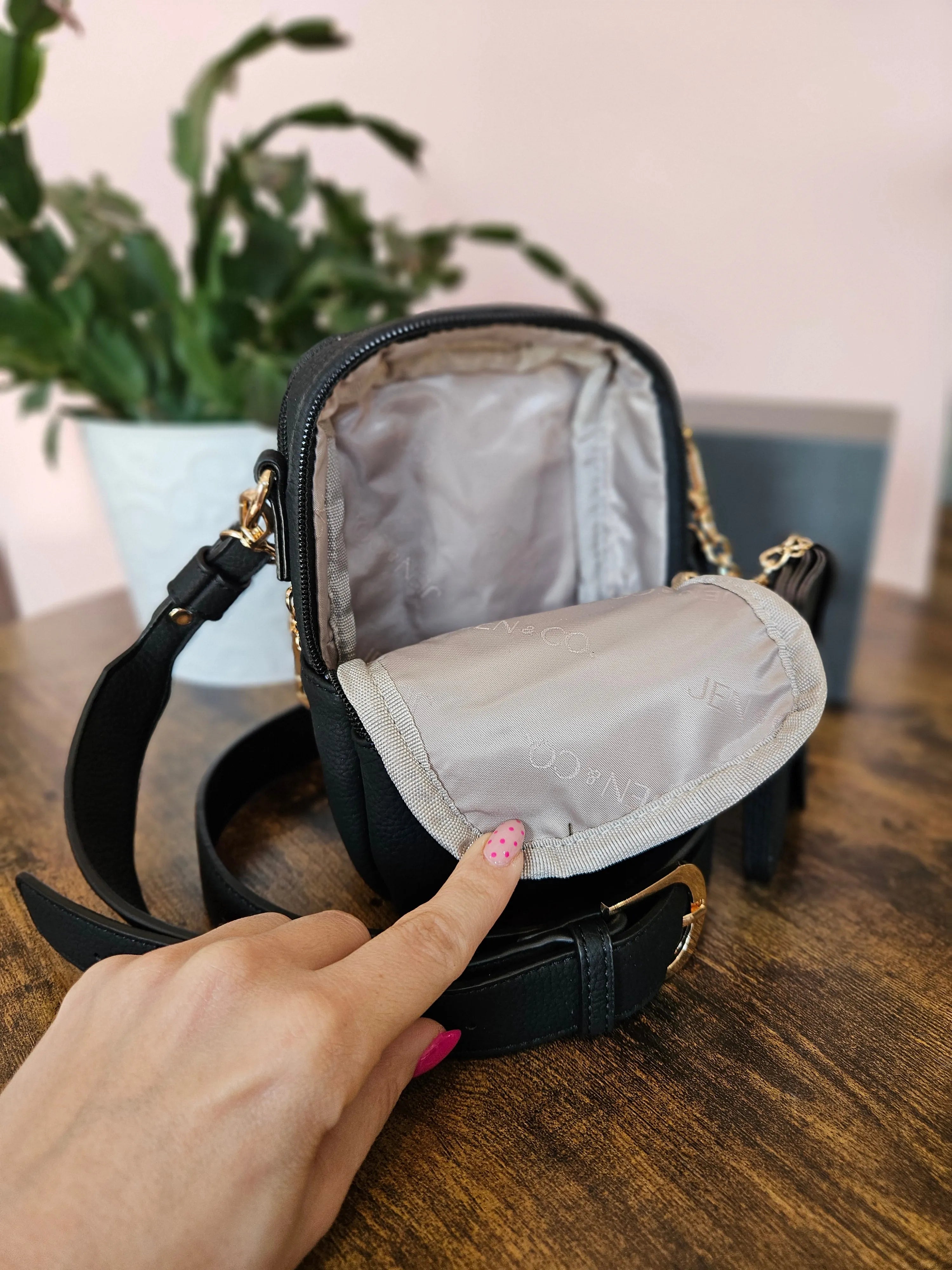 Shop Parker Crossbody 2-in-1 Purse | Black- at Ruby Joy Boutique, a Women's Clothing Store in Pickerington, Ohio