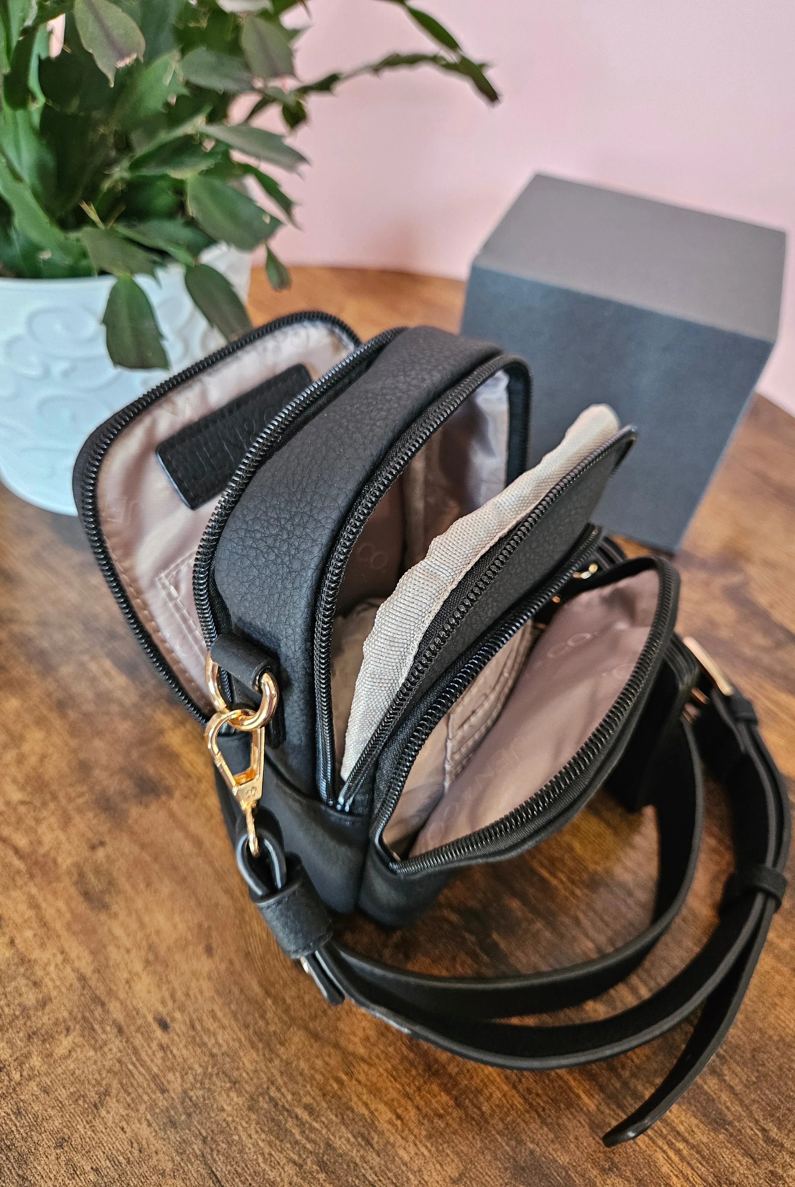 Shop Parker Crossbody 2-in-1 Purse | Black- at Ruby Joy Boutique, a Women's Clothing Store in Pickerington, Ohio